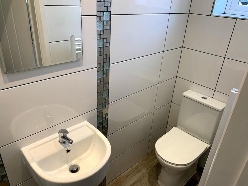 Limpenny Studio Apartment - Work Friendly And Outstanding Garden Studio Close To City Centre นอตติงแฮม ภายนอก รูปภาพ
